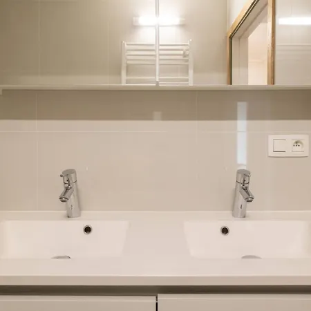 Spacious 2-bedroom With Breathtaking Sea View T68 Daire *