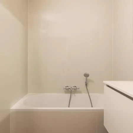 Spacious 2-bedroom With Breathtaking Sea View T68 Daire